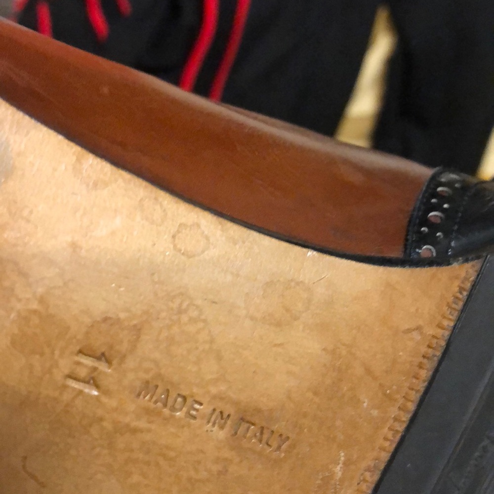 Vintage Ferragamo women’s tassel loafers - Picture 7 of 8